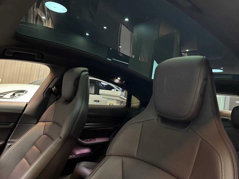 Porsche Taycan, 2023 — фото 9 из 10