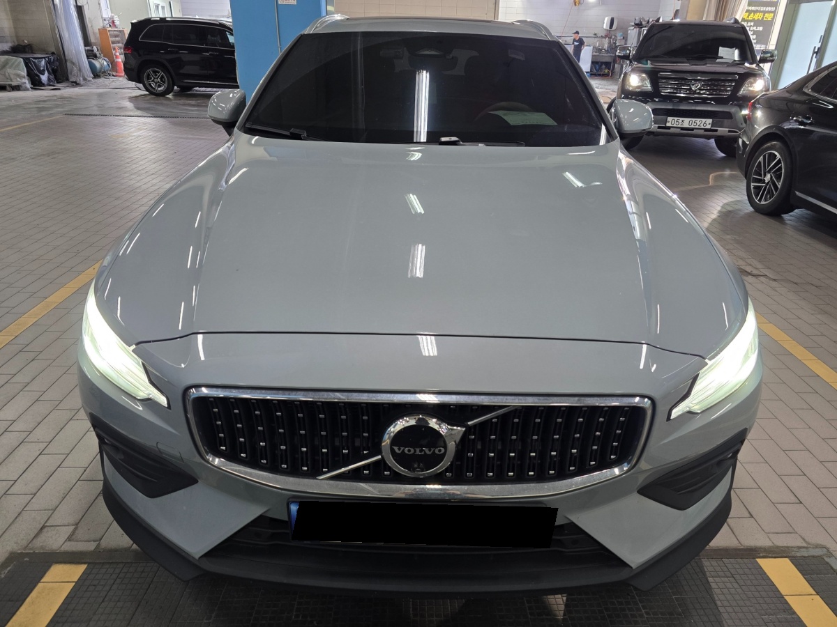 Volvo V60, 2024 — фото 2 из 7
