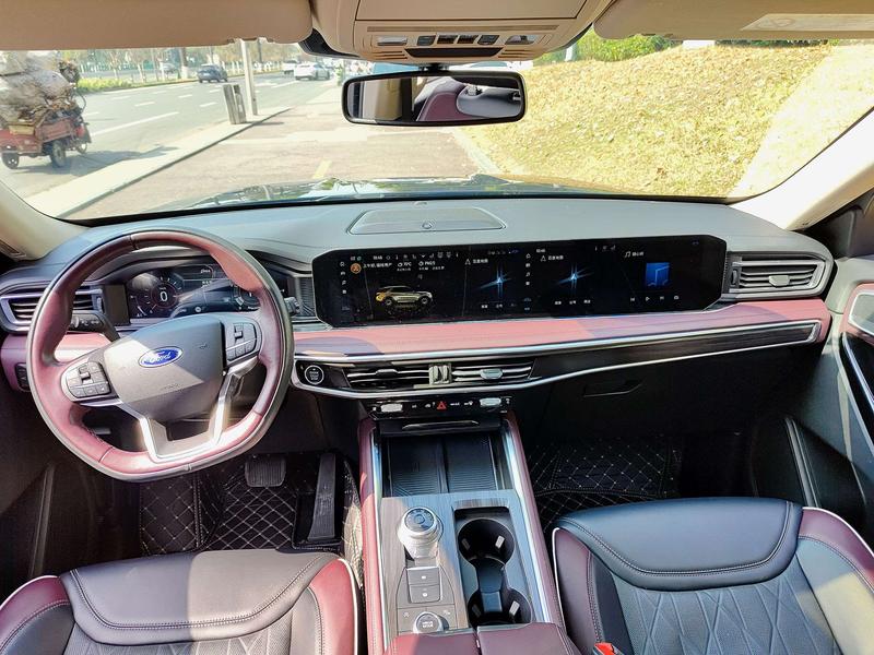 Ford Explorer, 2022 — фото 6 из 10