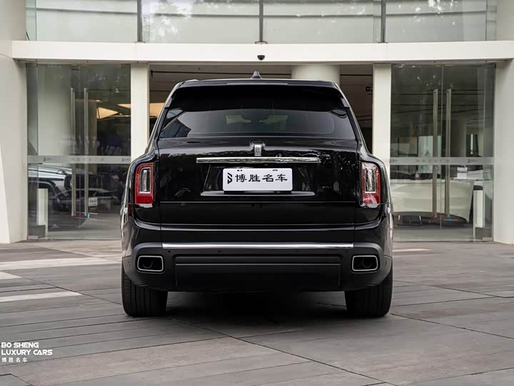 Rolls-Royce Cullinan, 2022 — фото 6 из 9