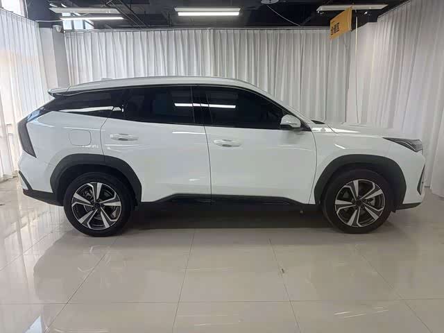 Geely Atlas L, 2025 — фото 3 из 9