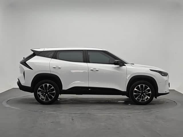 Geely Atlas, 2025 — фото 4 из 9