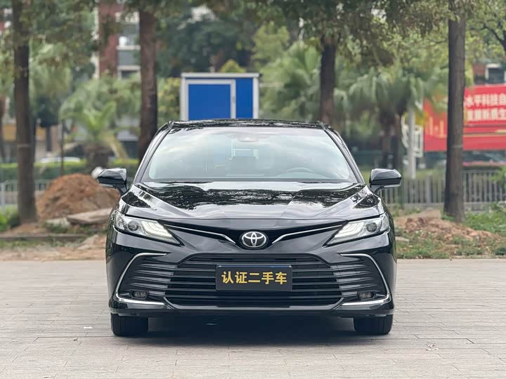 Toyota Camry, 2022 — фото 2 из 9