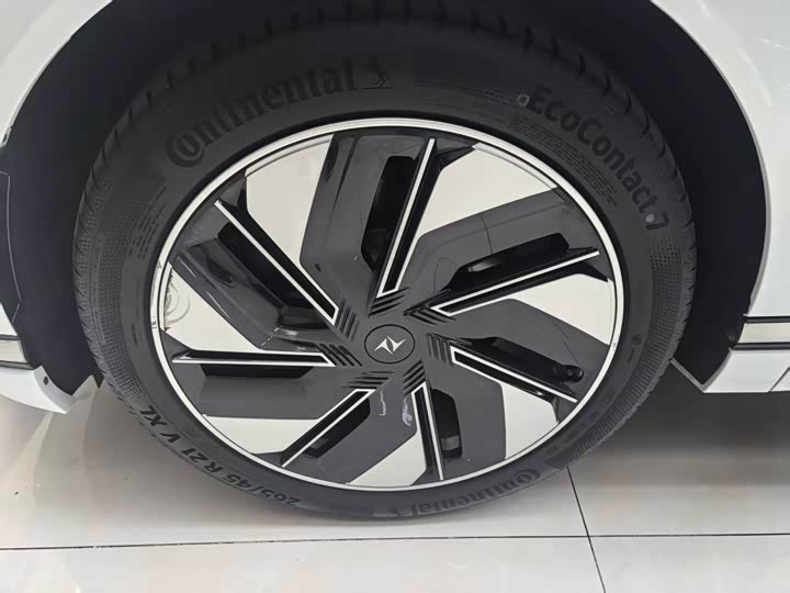 Dongfeng Yipai eπ 008, 2024 — фото 7 из 9