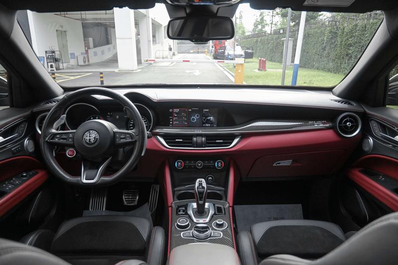 Alfa Romeo Stelvio, 2022 — фото 9 из 12