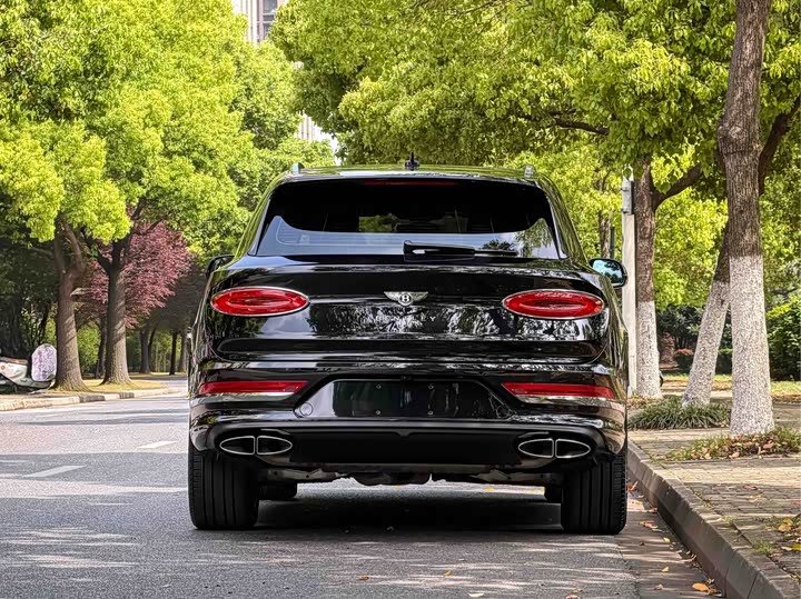 Bentley Bentayga, 2022 — фото 4 из 9