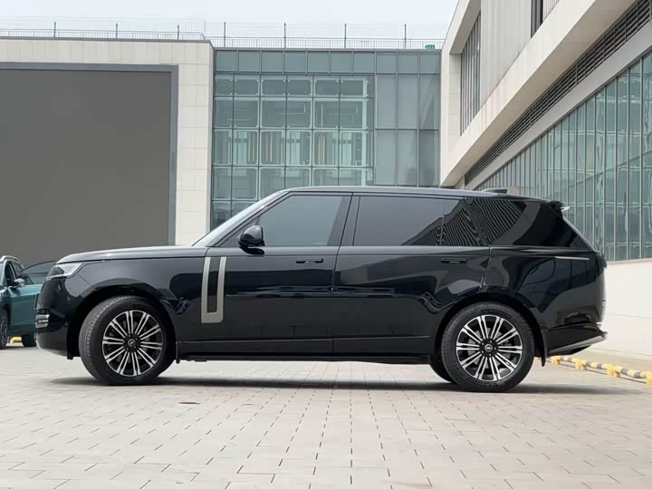 Land Rover Range Rover, 2023 — фото 7 из 9