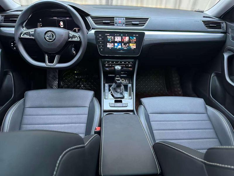 Skoda Superb, 2023 — фото 9 из 12