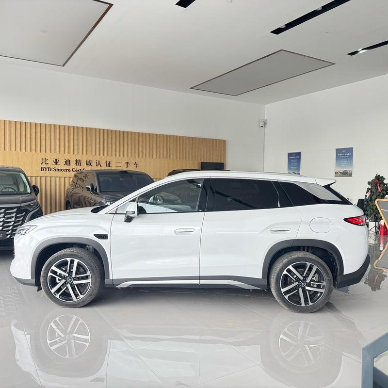 BYD Song L DM-i Hybrid, 2026 — фото 3 из 11