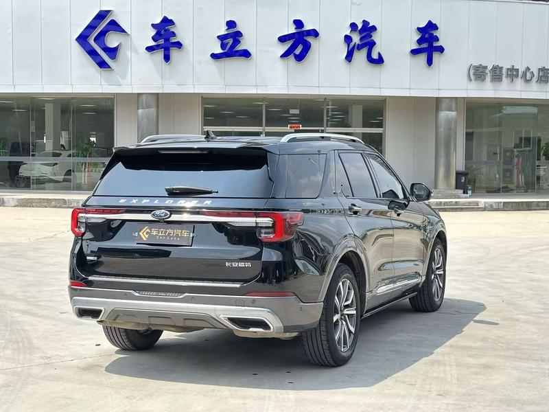 Ford Explorer, 2022 — фото 7 из 10