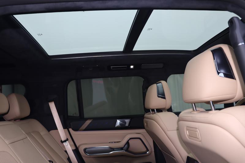 BYD FangChengBao Leopard 8, 2025 — фото 12 из 12