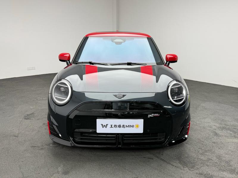 Mini Cooper JCW, 2025 — фото 2 из 9