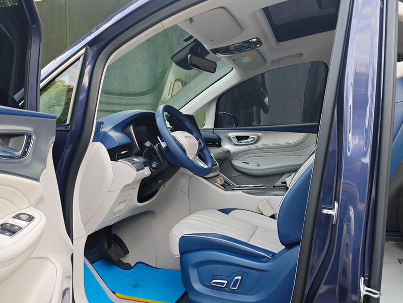 Roewe iMax 8, 2023 — фото 6 из 8