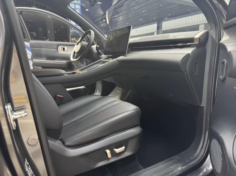 Wuling Starlight S, 2024 — фото 12 из 12