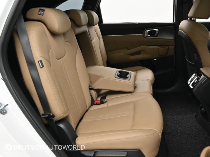 Kia Sorento, 2023 — фото 11 из 12