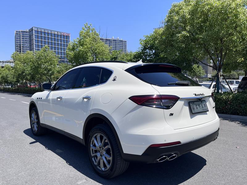 Maserati Levante, 2021 — фото 3 из 8