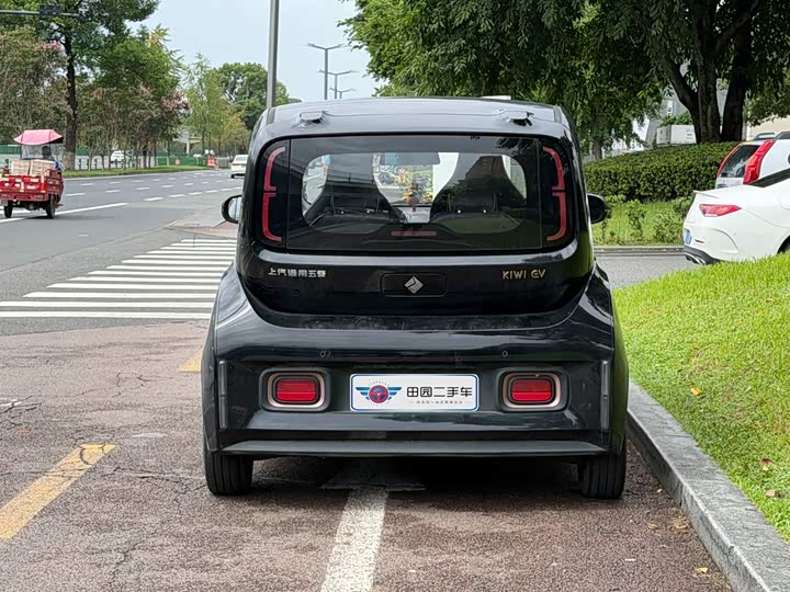 Baojun KiWi EV, 2022 — фото 5 из 9