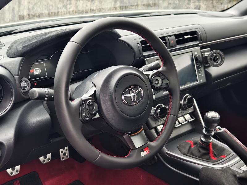 Toyota GR86, 2023 — фото 8 из 11