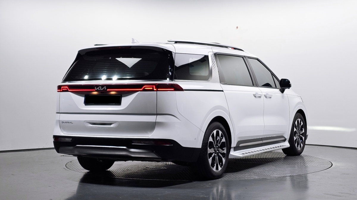 Kia Carnival, 2022 — фото 2 из 12