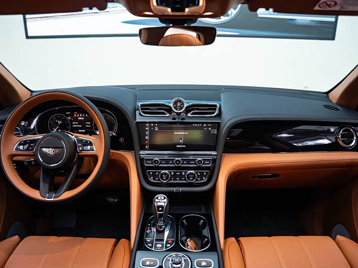 Bentley Bentayga, 2022 — фото 7 из 9