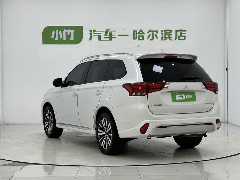 Mitsubishi Outlander, 2021 — фото 5 из 12
