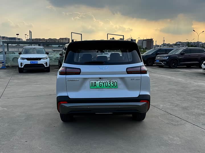 Wuling Starlight 560 Hybrid/EV, 2025 — фото 6 из 9