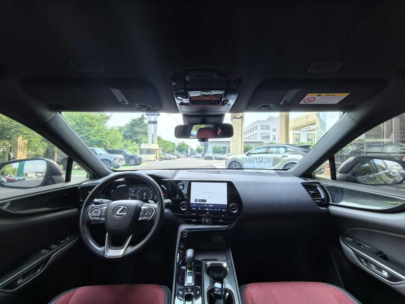 Lexus NX, 2023 — фото 8 из 12