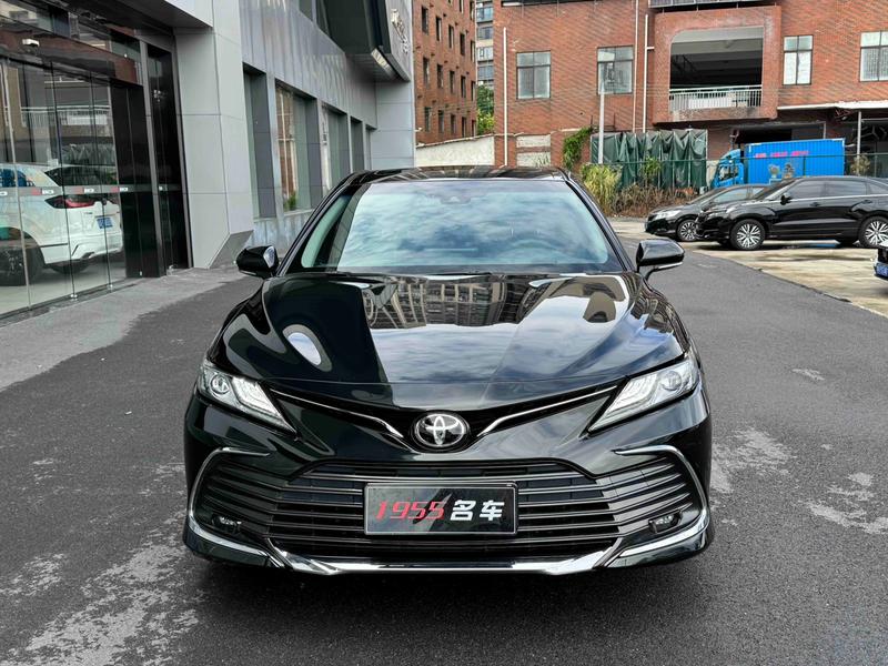 Toyota Camry, 2023 — фото 2 из 10