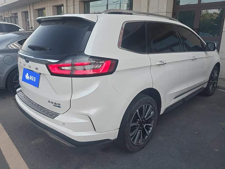 Ford Edge, 2022 — фото 3 из 9