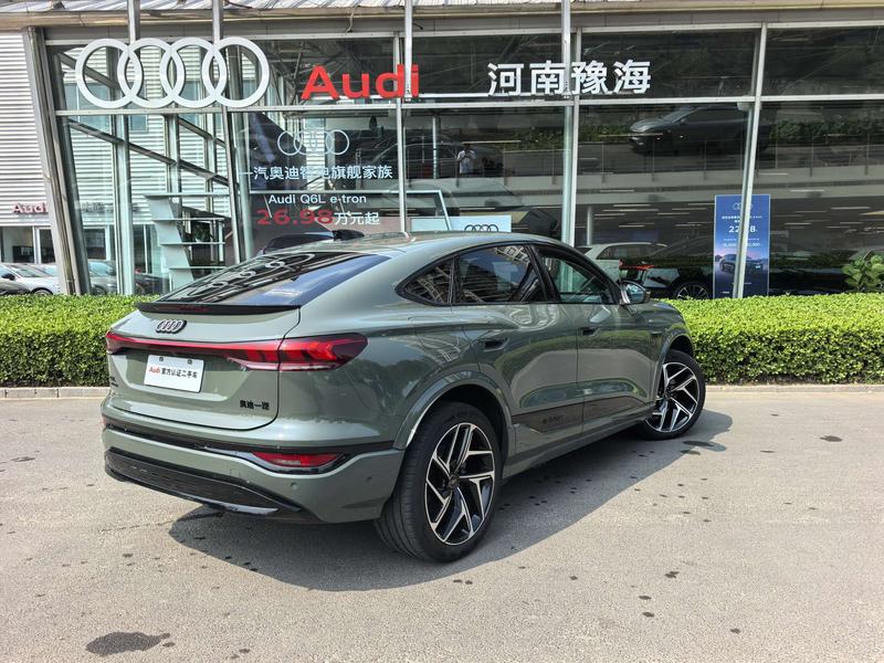 Audi Q6L e-tron Sportback, 2025 — фото 4 из 12