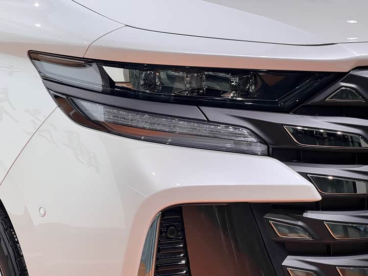 Toyota Vellfire, 2024 — фото 5 из 9