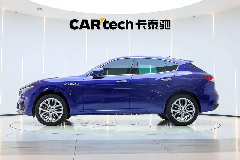 Maserati Levante, 2023 — фото 3 из 12