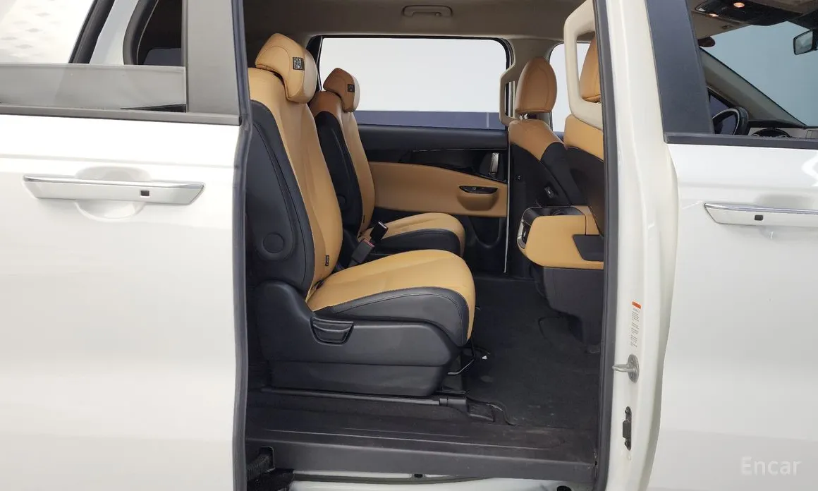 Kia Carnival, 2022 — фото 12 из 12