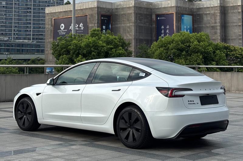Tesla Model 3, 2026 — фото 4 из 11