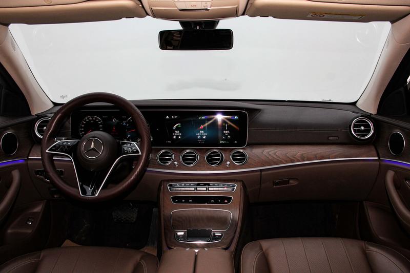 Mercedes-Benz E-Class, 2023 — фото 11 из 12