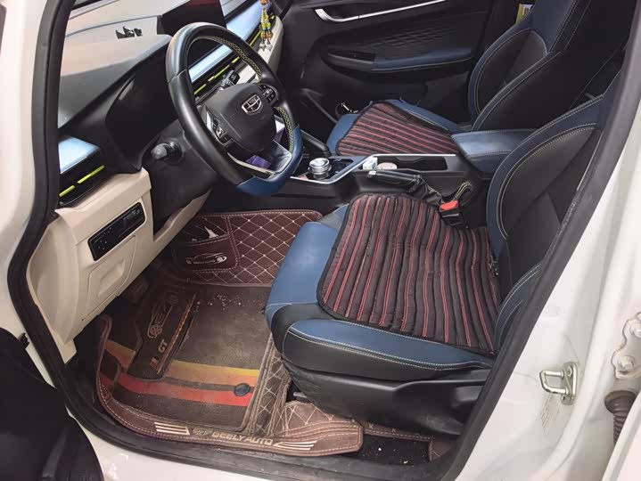 Geely Geometry EX3, 2021 — фото 9 из 9