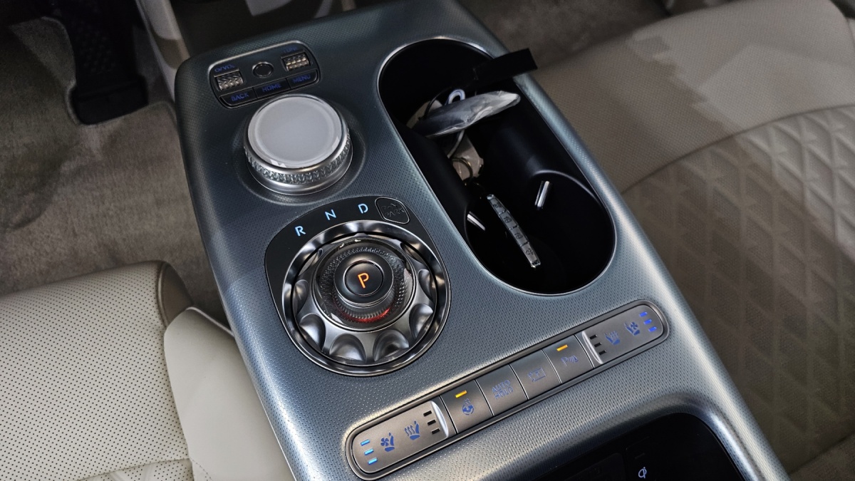 Genesis GV60, 2023 — фото 9 из 12