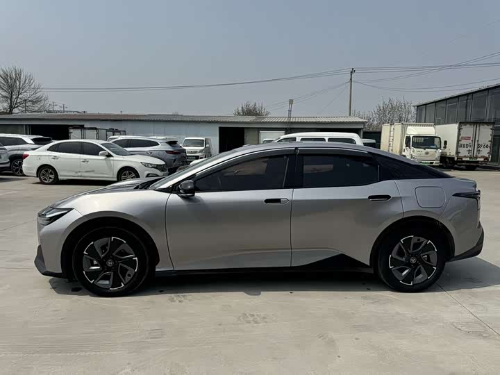 Toyota bZ3, 2024 — фото 4 из 9
