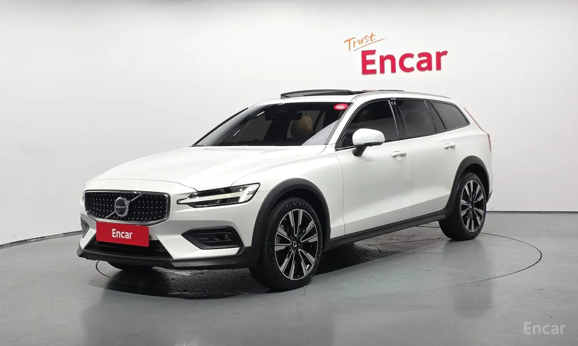 Volvo V60, 2023 — купить в Ижевске под ключ