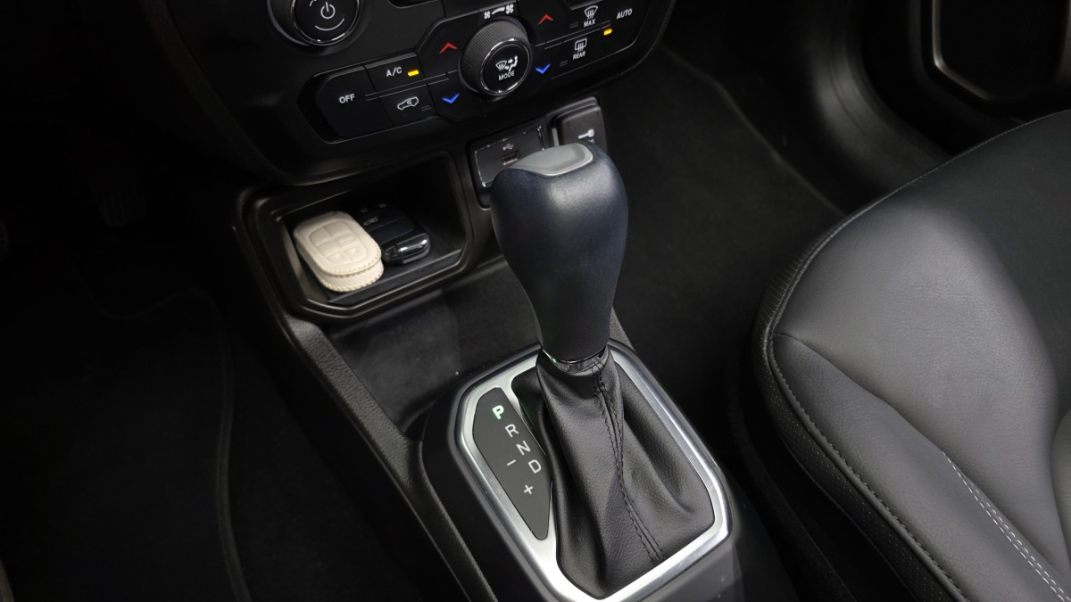 Jeep Renegade, 2023 — фото 8 из 12