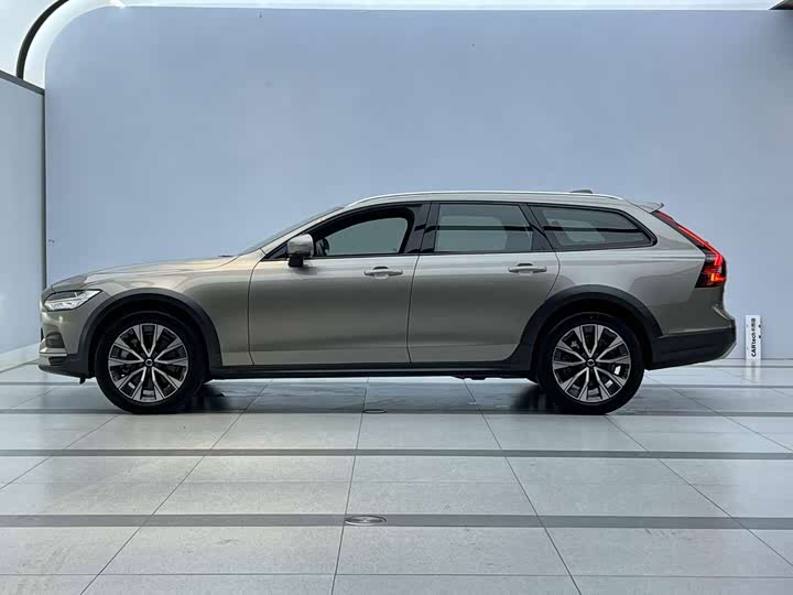 Volvo V90, 2022 — фото 4 из 9