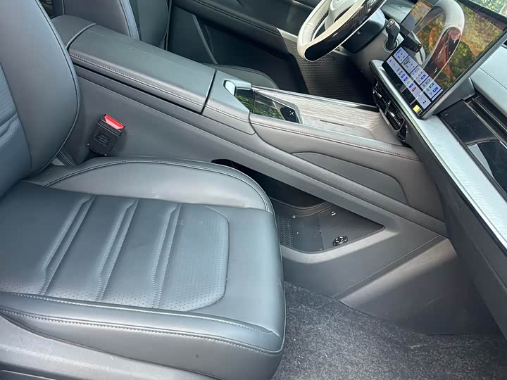 Dongfeng Yipai eπ 007, 2024 — фото 8 из 9