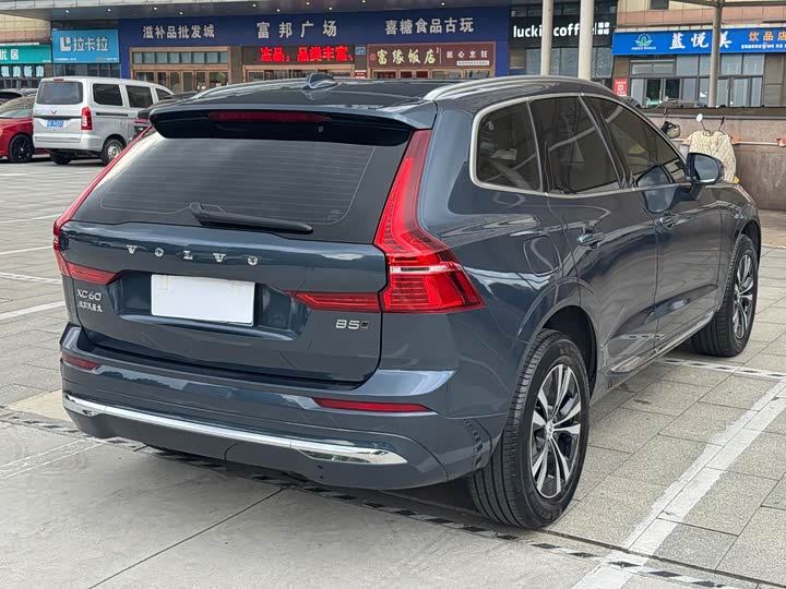 Volvo XC60, 2024 — фото 6 из 9