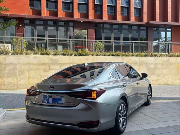 Lexus ES, 2024 — фото 9 из 9