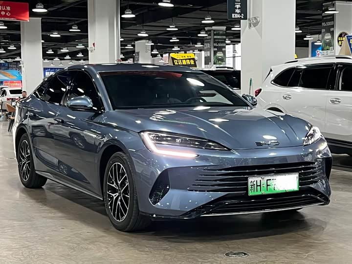 BYD Seal 07 DM-i Hybrid, 2025 — фото 2 из 9