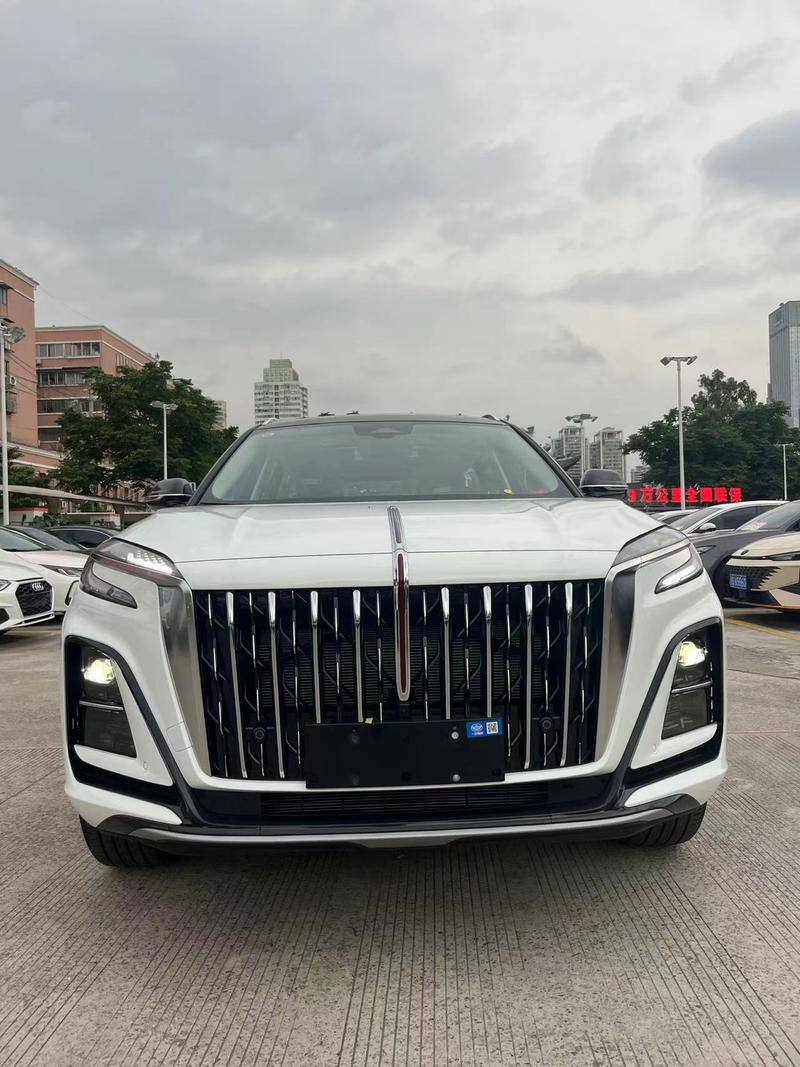 Hongqi HS3 Hybrid, 2026 — фото 2 из 12