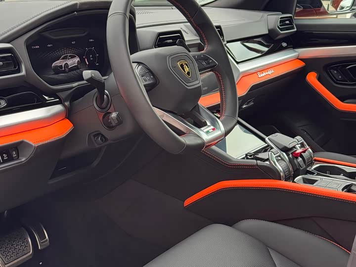 Lamborghini Urus SE, 2026 — фото 5 из 9