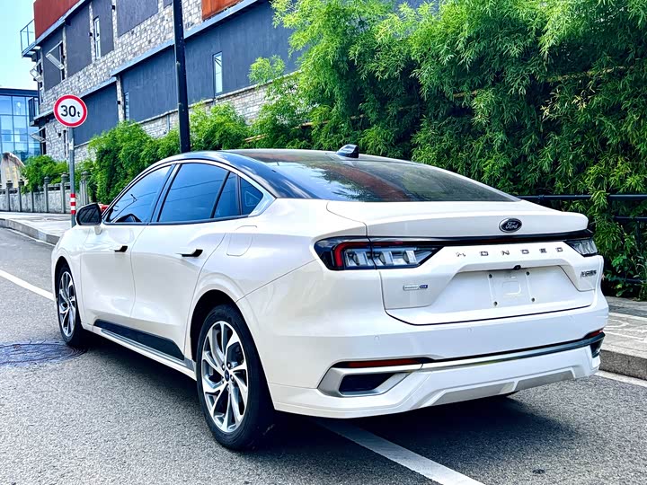 Ford Mondeo, 2022 — фото 8 из 9
