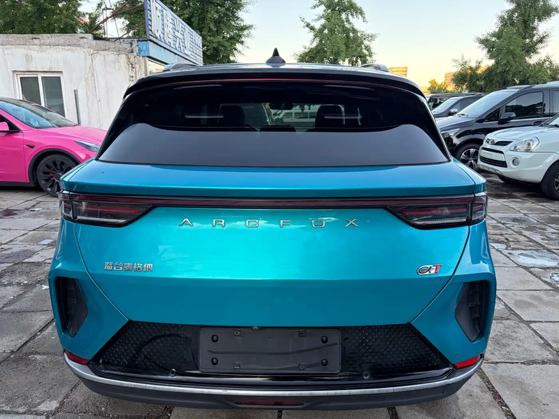 BAIC Arcfox Alpha T, 2023 — фото 4 из 12