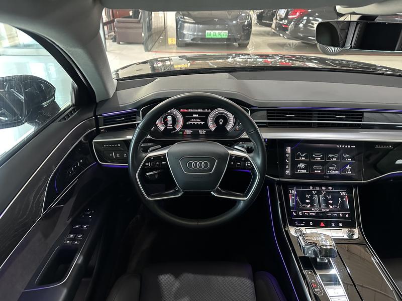 Audi A8, 2022 — фото 10 из 12